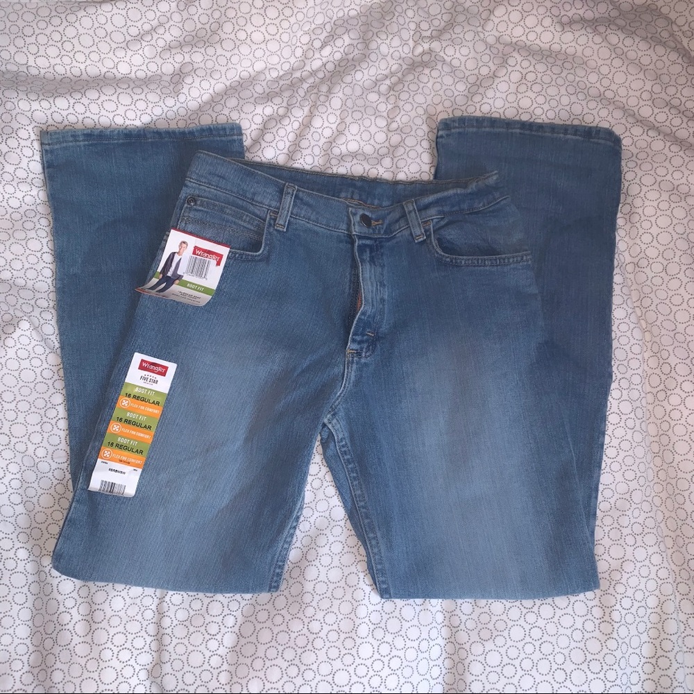 NWT Wrangler Straight Leg Jeans